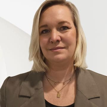 Portrait photo of Janina Grüter