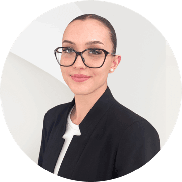 Portrait photo of Carolina Mendes