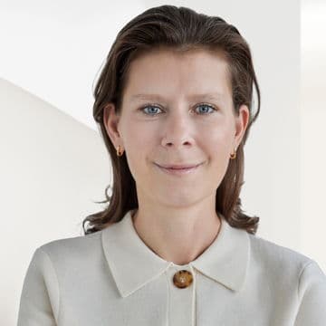 Portrait photo of Claudia Elzer