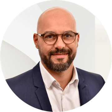 Portrait photo of Christoph Hollnberger