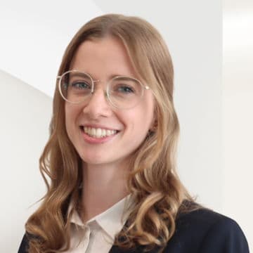 Portrait photo of Annika Hollmichel