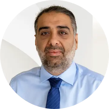 Portrait photo of Georgios Charisis