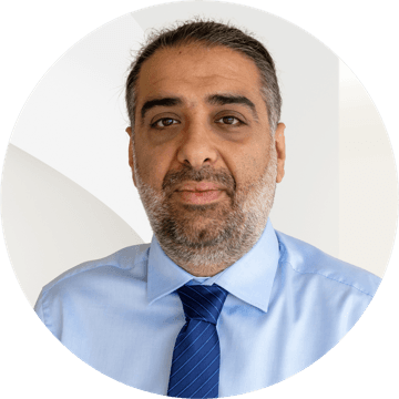 Portrait photo of Georgios Charisis