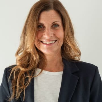 Portrait photo of Rachel Urban