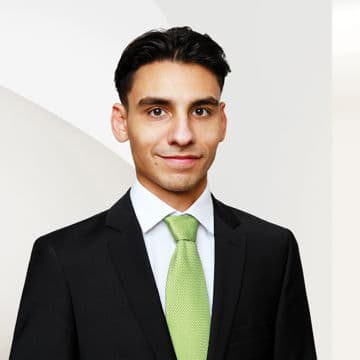 Portrait photo of Gabriel Teichmann