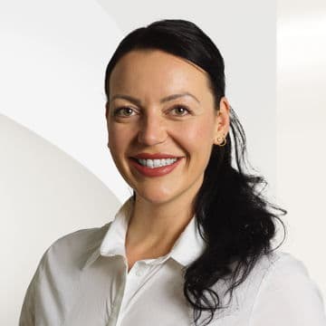 Portrait photo of Elina Baller