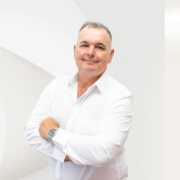 Portrait photo of Renier Theron