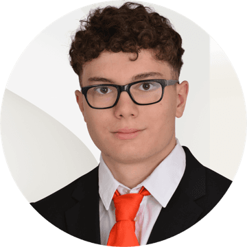 Portrait photo of Justin Lillig