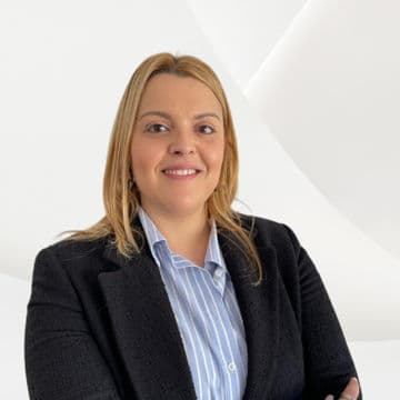 Portrait photo of Stephanie Pereira