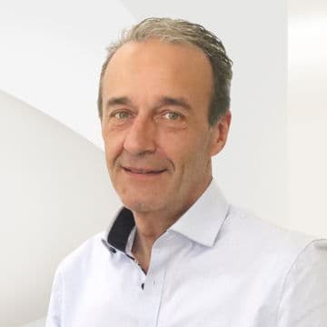 Portrait photo of Gordon Fölz