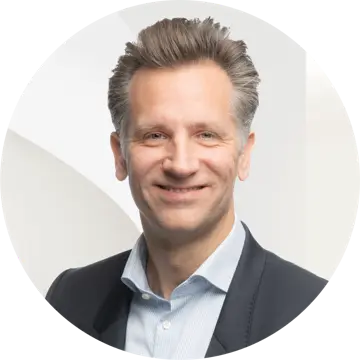 Portrait photo of Piet Döker