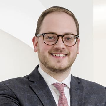 Portrait photo of Joel Hoffman