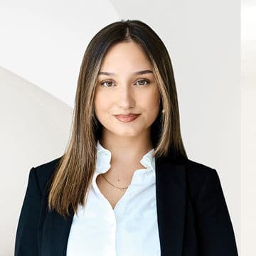 Portrait photo of Taliya Becerik