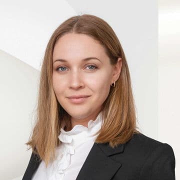 Portrait photo of Nadja Peters