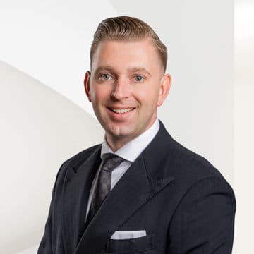 Portrait photo of Chris Heinze