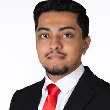 Portrait photo of Moaaz Choudry