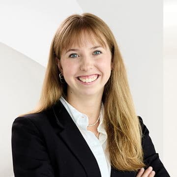 Portrait photo of Laura Kromberg