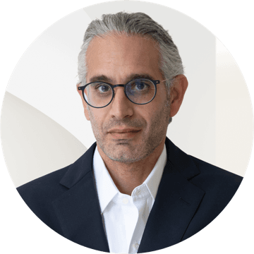 Portrait photo of Dimitrios Tsakalos