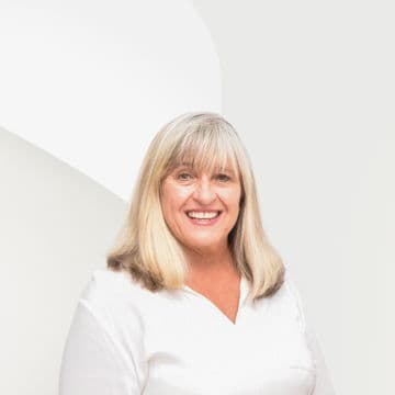 Portrait photo of Kerrie O'Neill