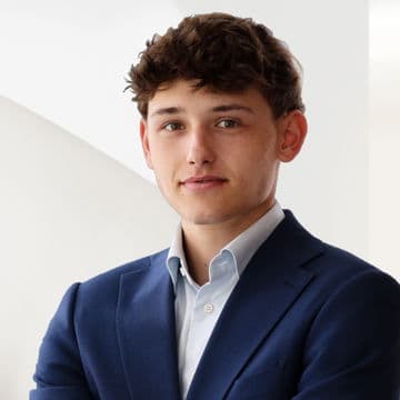 Portrait photo of Victor Hannemann