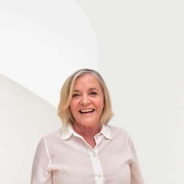 Portrait photo of Sally Ross