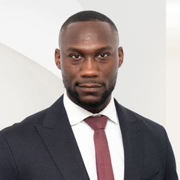 Porträtfoto von Ayodeji Adebayo