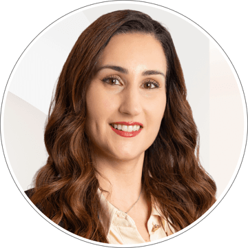 Portrait photo of Loredana Davenia