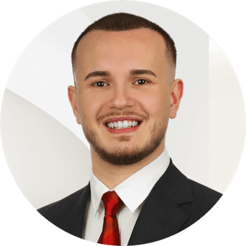 Portrait photo of Daniel Ciocheltca