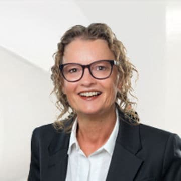 Portrait photo of Dorothea Schmidt