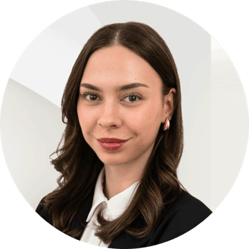 Portrait photo of Elena Guichemer