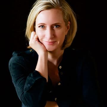 Portrait photo of Stephanie Fresle