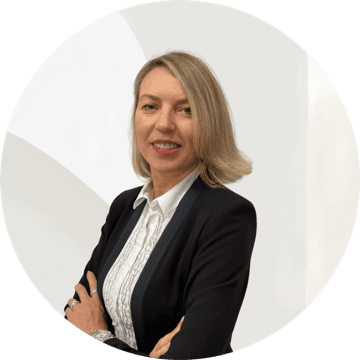 Portrait photo of Kristina Schreiber