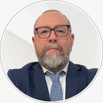 Portrait photo of alberto geromel