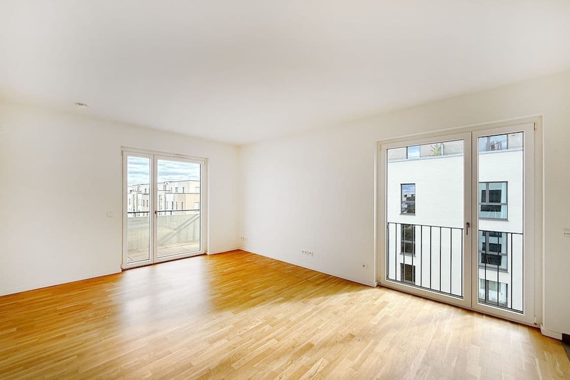 Wohnzimmer einer Wohnung im Regatta 52 Nord in Köpenick