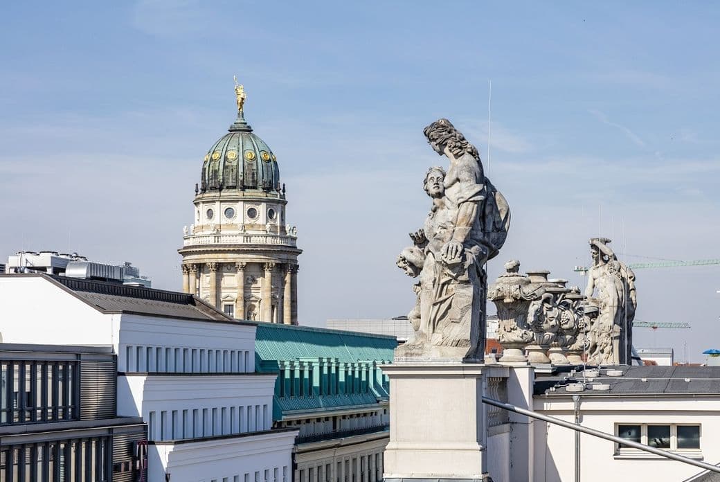 Deutscher Dom Berlin bei Tageslicht