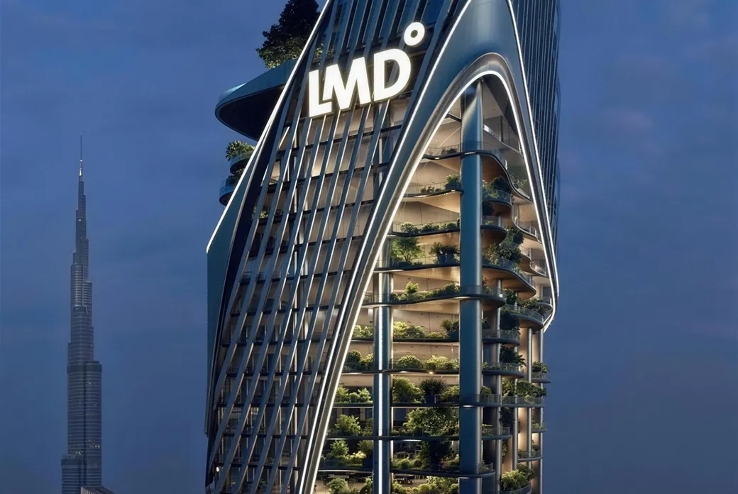 Futuristic glass high-rise with a curved arch, terraced greenery, and an illuminated LMD° sign at the top. KI-generiertes Bild