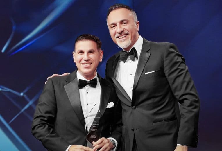 Mohammed Fares received Top Global Advisor award from CEO Jawed Barna