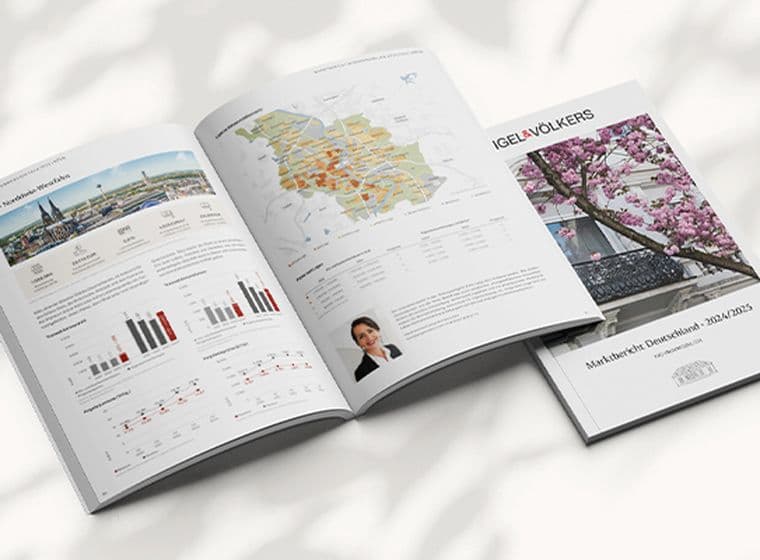 Aufgeschlagener und geschlossener Engel & Völkers Marktbericht zeigen Immobilienanalysen und unterstützen bei Investitionsentscheidungen