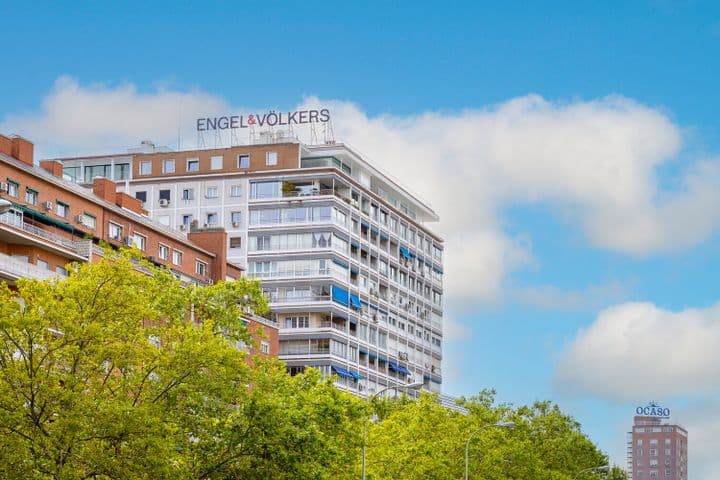 Rotulo E&V Madrid Paseo Castellana