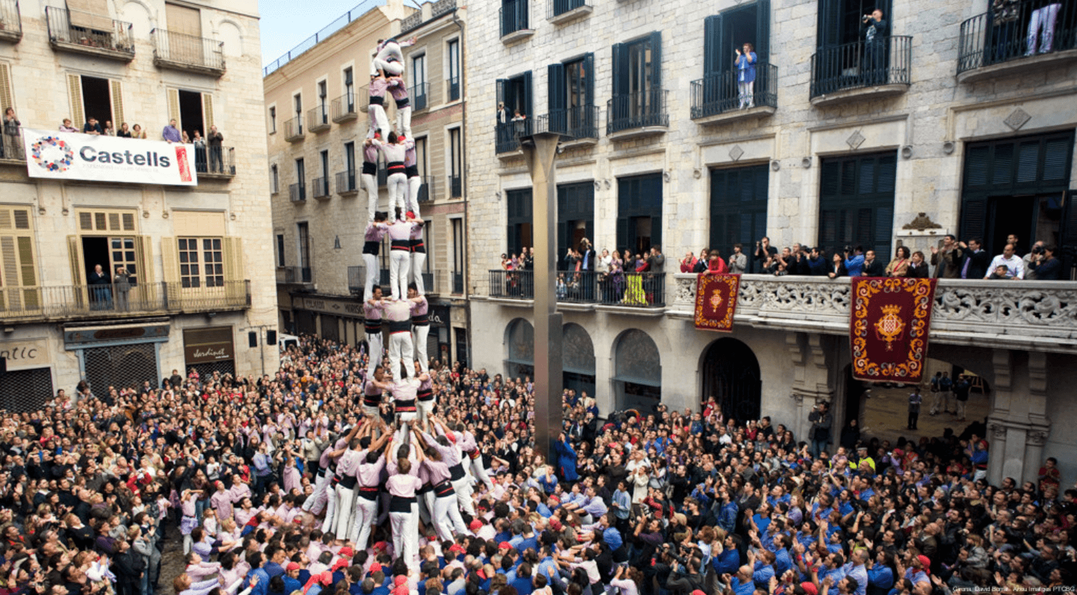 Plaza de Girona durante la creación de un castells