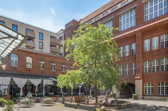 Innenhof des BRICKS Wohnquartiers in Schöneberg
