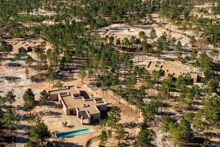 melines condo from above