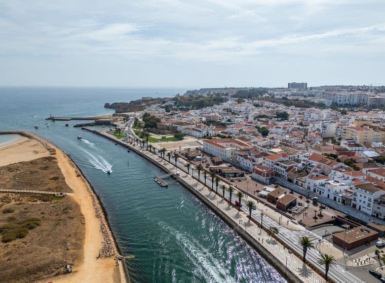 Vista aerea cidade de Lagos