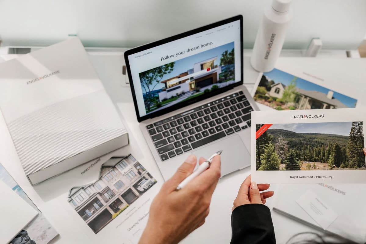 Professional real estate agent