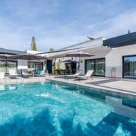 Propriedade de luxo com piscina e terraço no Algarve