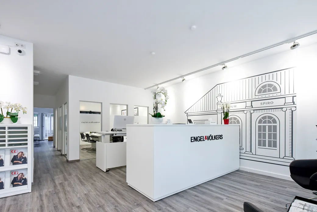 A glimpse inside the stylish Engel & Völkers real estate agency in Hanau: book an appointment and receive advice in a modern setting.