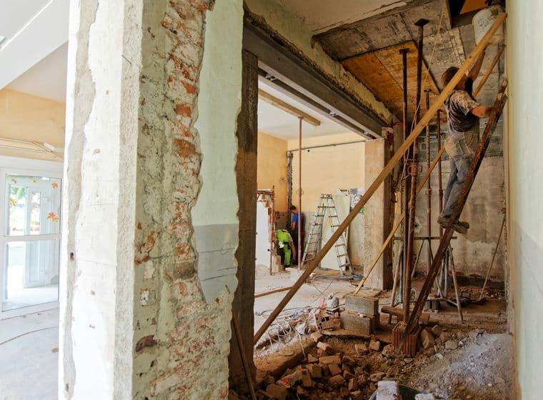 Renovierung einer Wohnung teilweise fertiggestellt