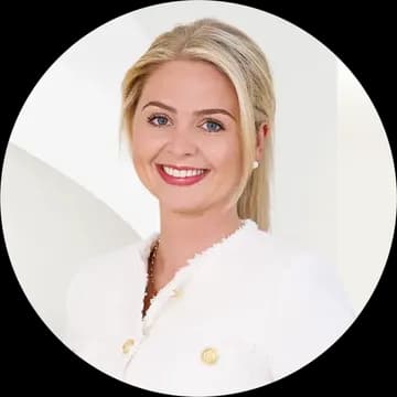 Portrait of Sophia Knop | Head of Acquisition / Private Office
