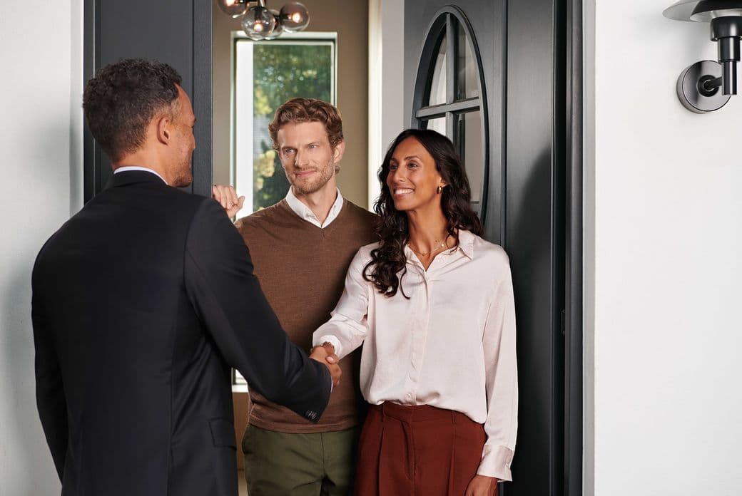 Customers welcome advisors at their front door