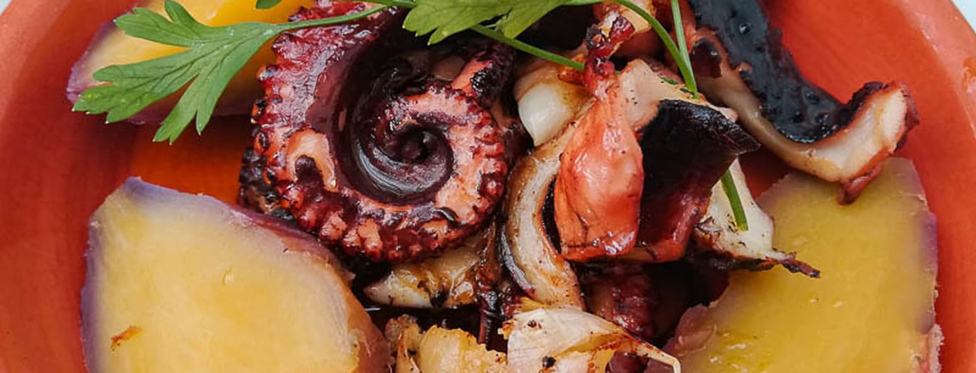 comida algarve polvo e batatas